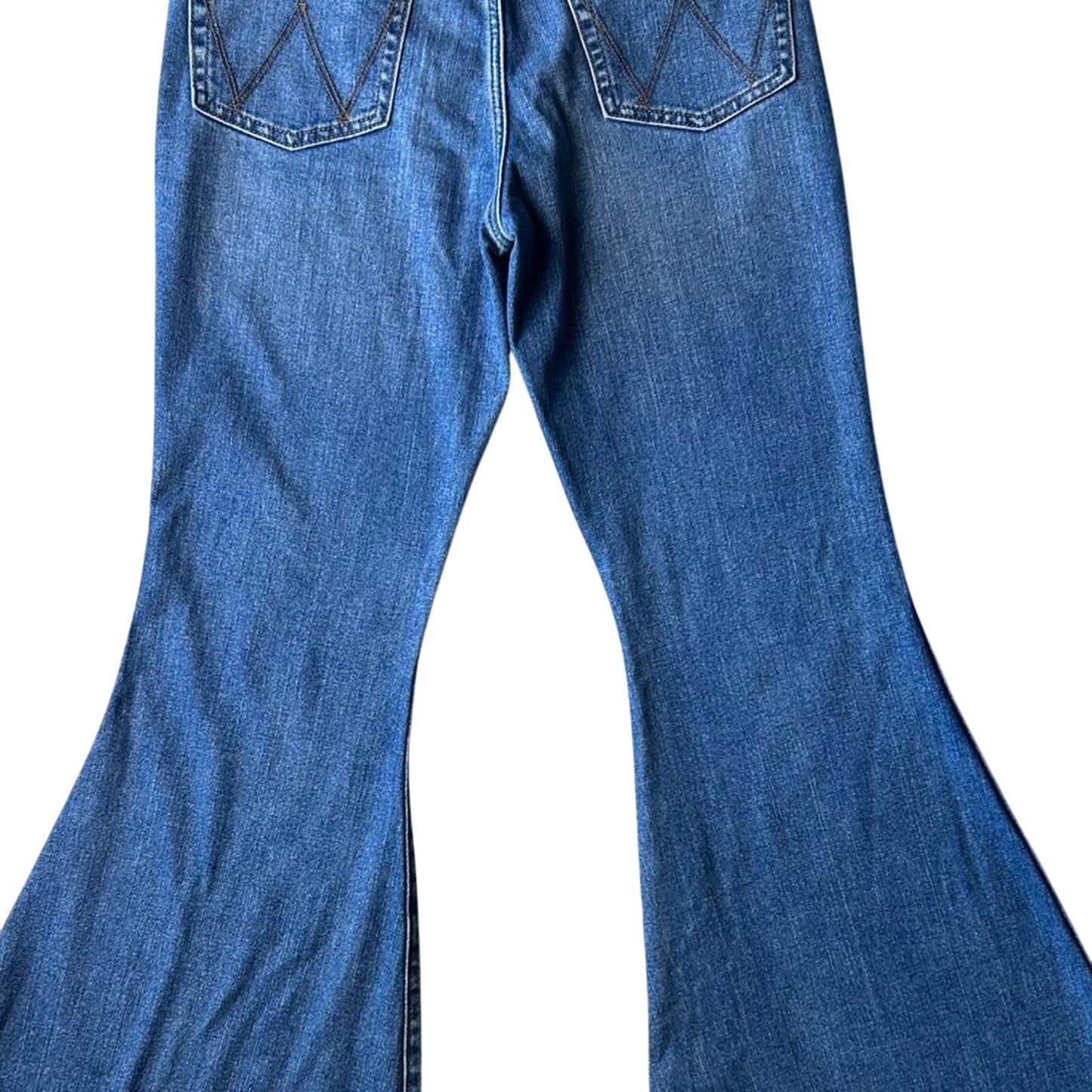 Vintage wrangler size 28x32 midrise flared jeans