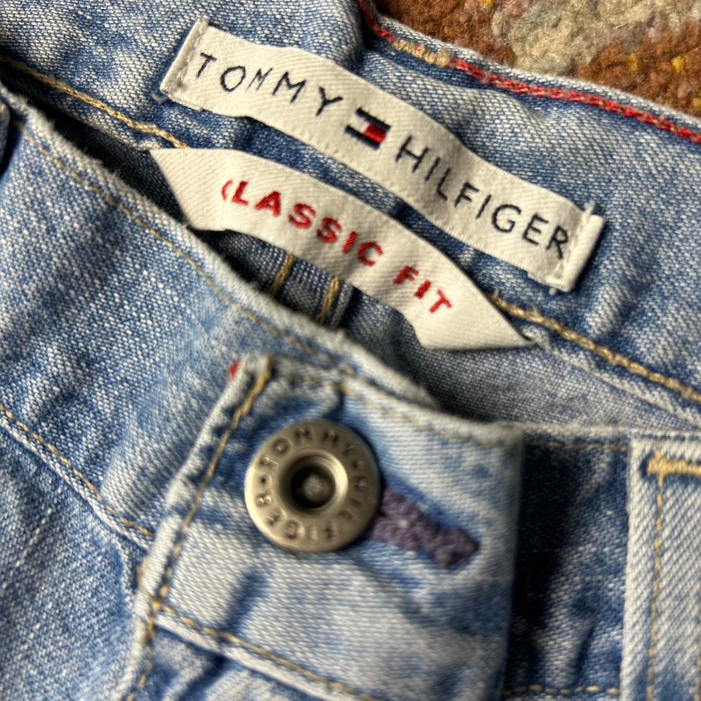 Tommy Hilfiger size 27x28 classic fit straight leg mid rise jeans