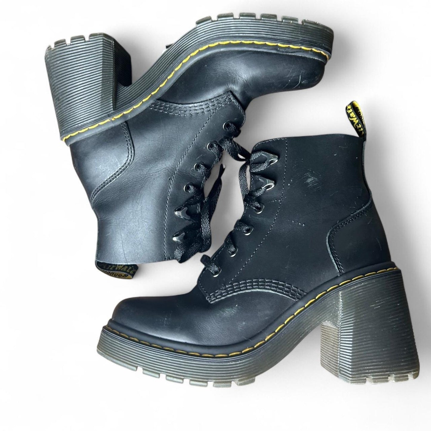 Black dr martens jesy chucky