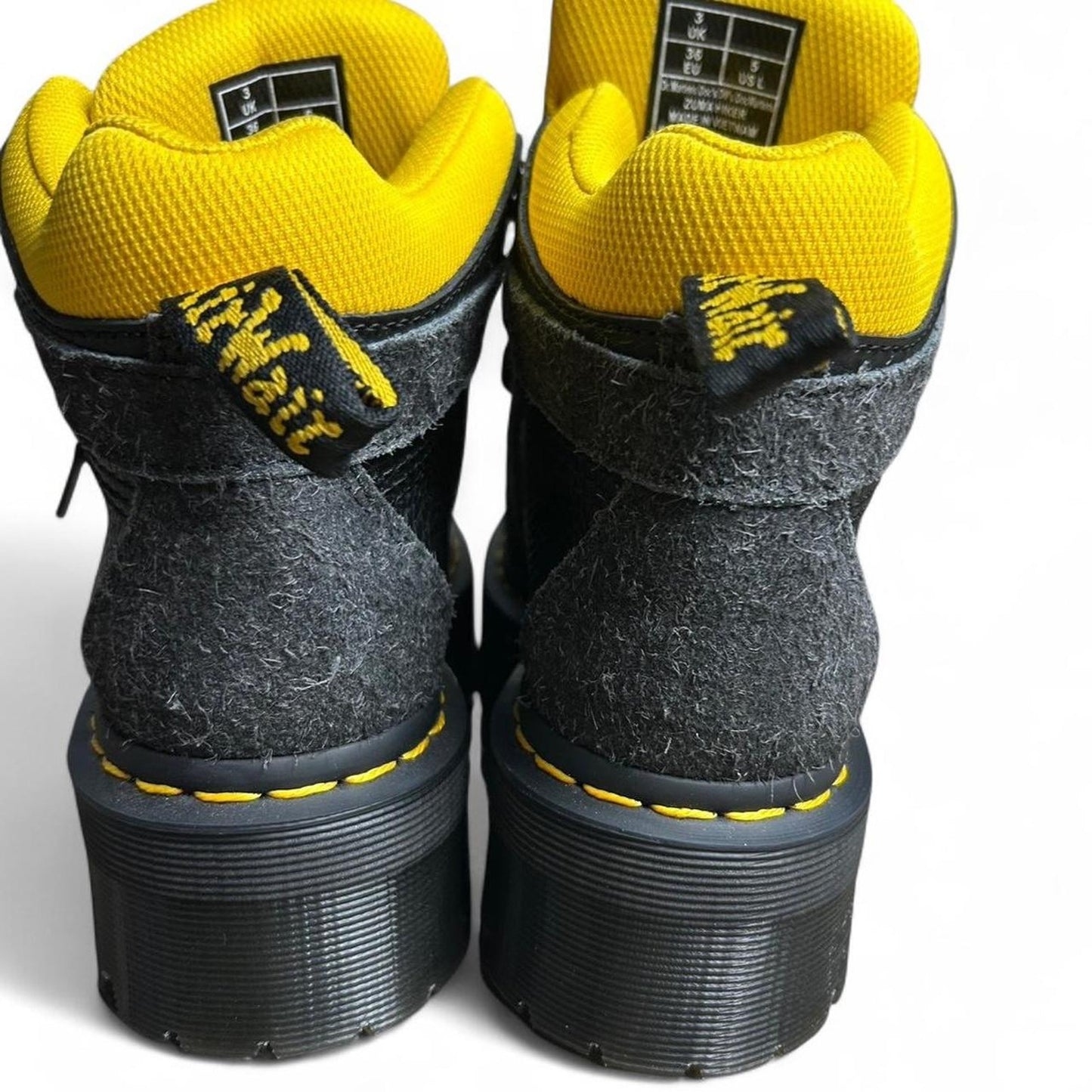 Nwot black and yellow dr