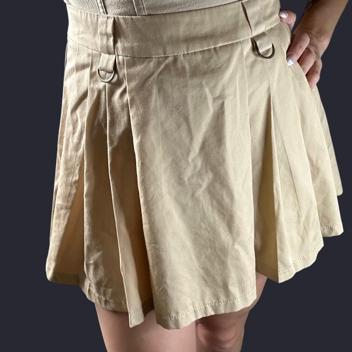 Forever21 cream pleated mini skirt