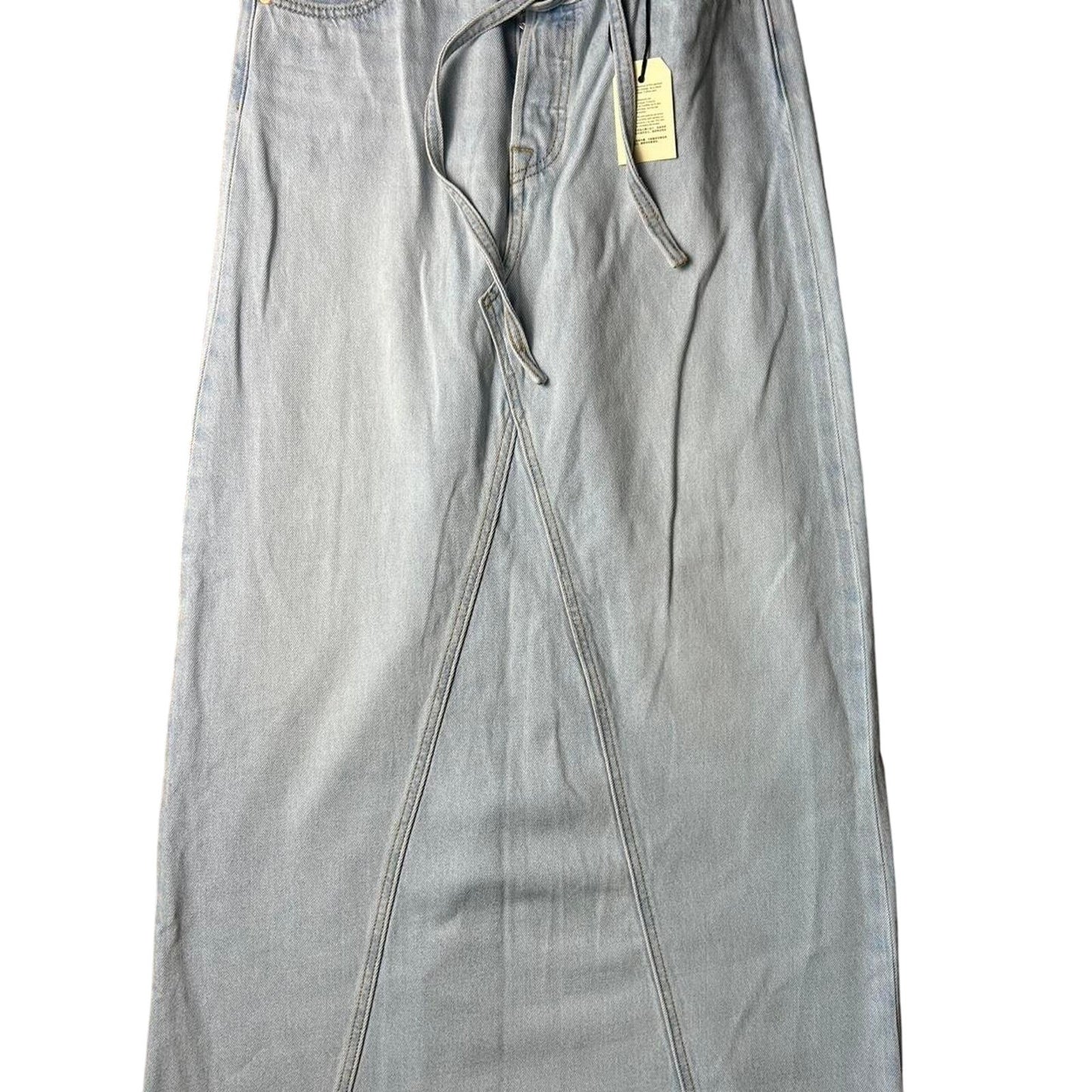 Levi’s size 26x39 belted denim maxi skirt with tie waist