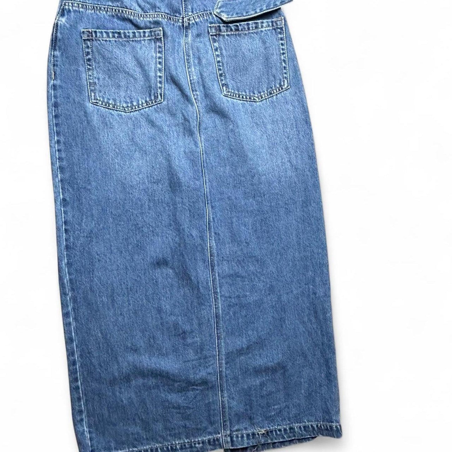 Jupe mi-longue en jean avec fente avant House of Harlow, ceinture de style western bleue 🤠💙