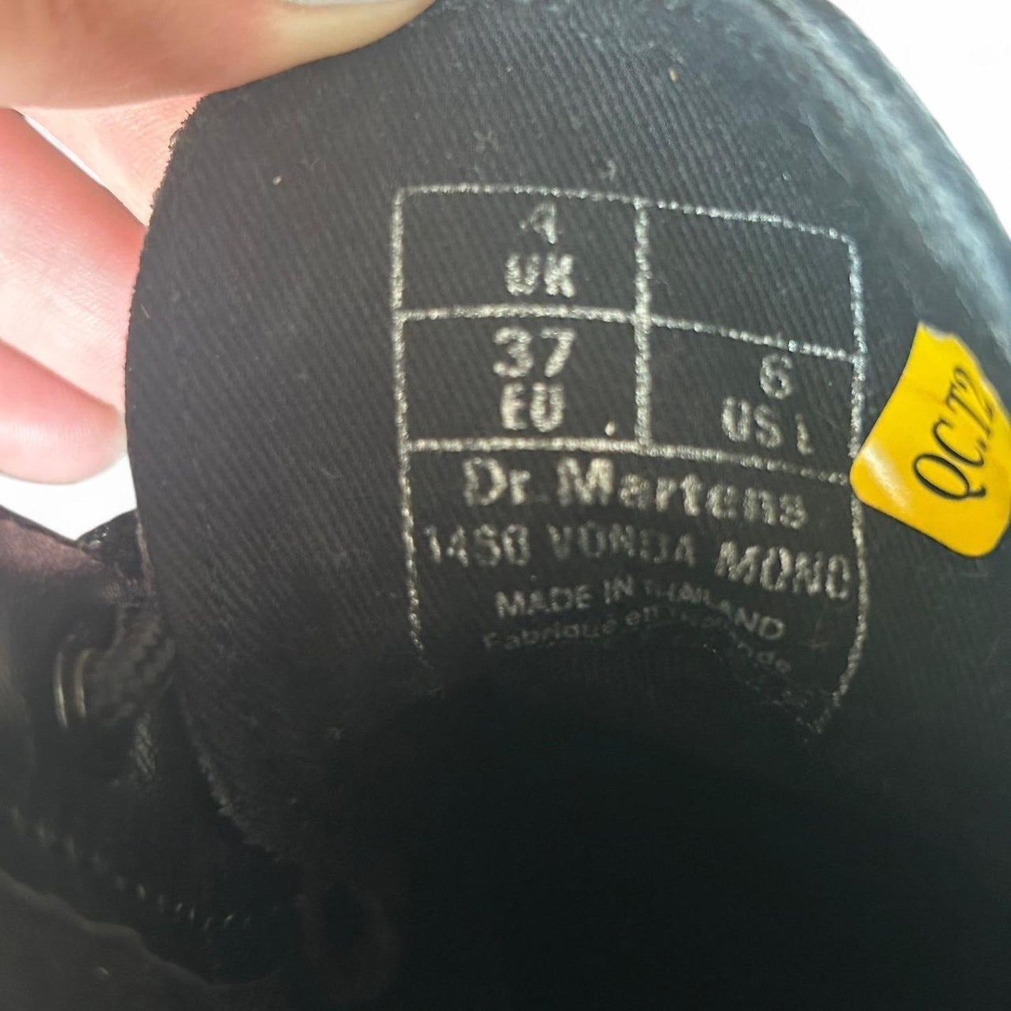 Black dr martens 1460