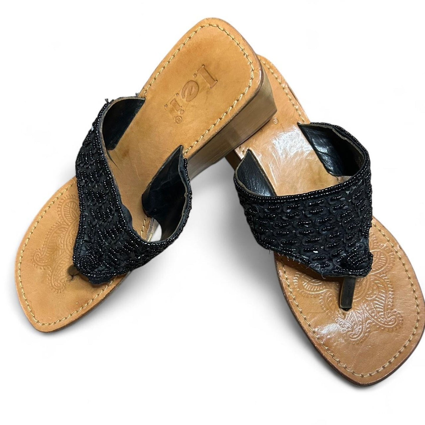 Lei black beaded leather wedge