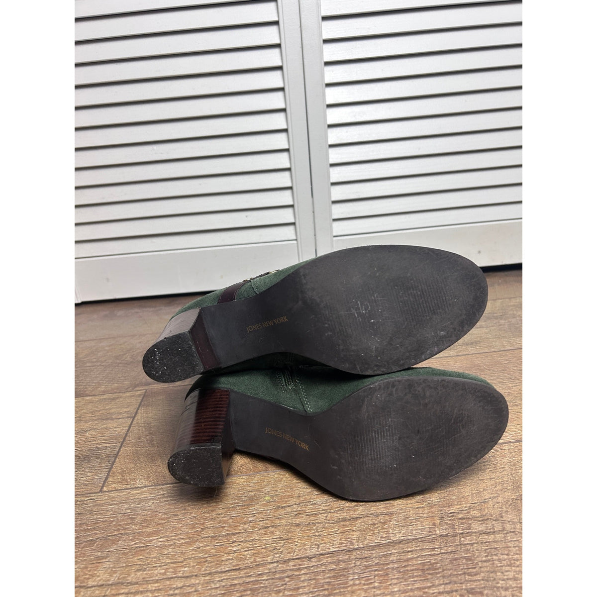Jones New York Unbodder Green Suede Heeled Boots Size 10 4" Heel