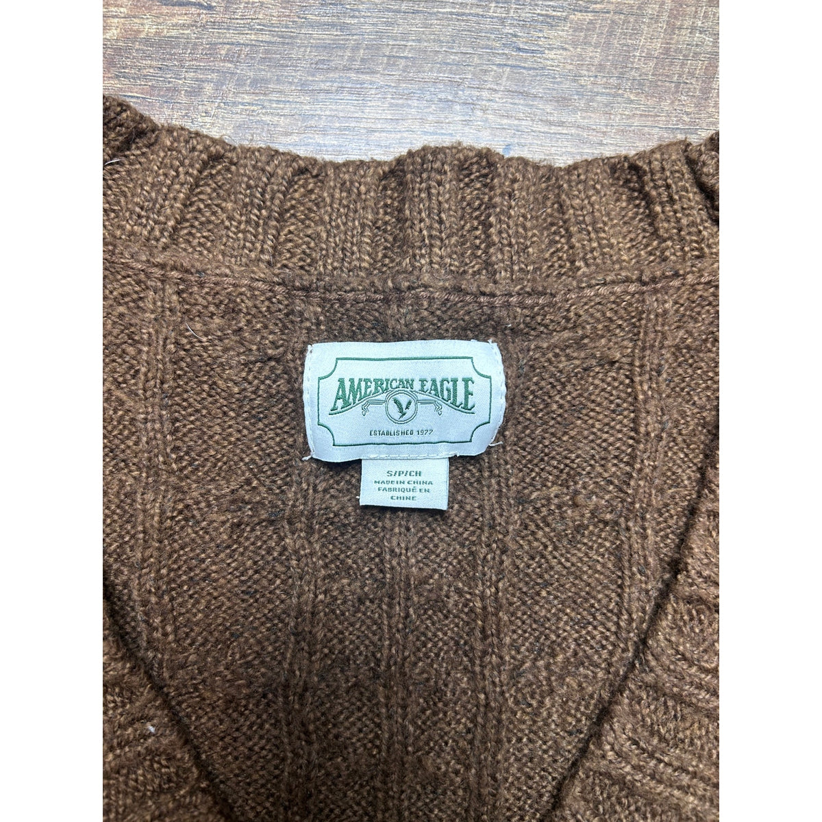 american eagle chocolate brwon cropped cardigan perfect for fall size s