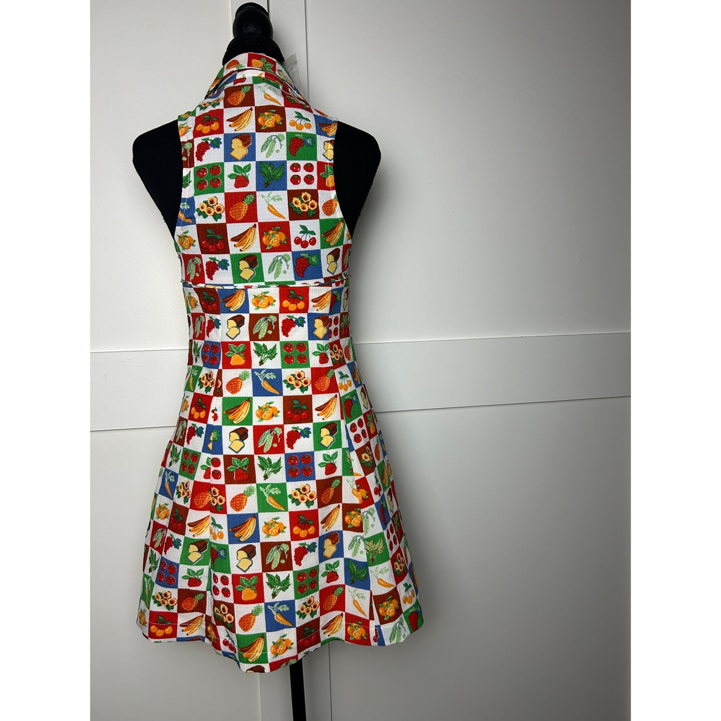NEU Urban Outfitters Kleid mit Früchtemuster, Kragen, A-Linie, Krepp, Mini
