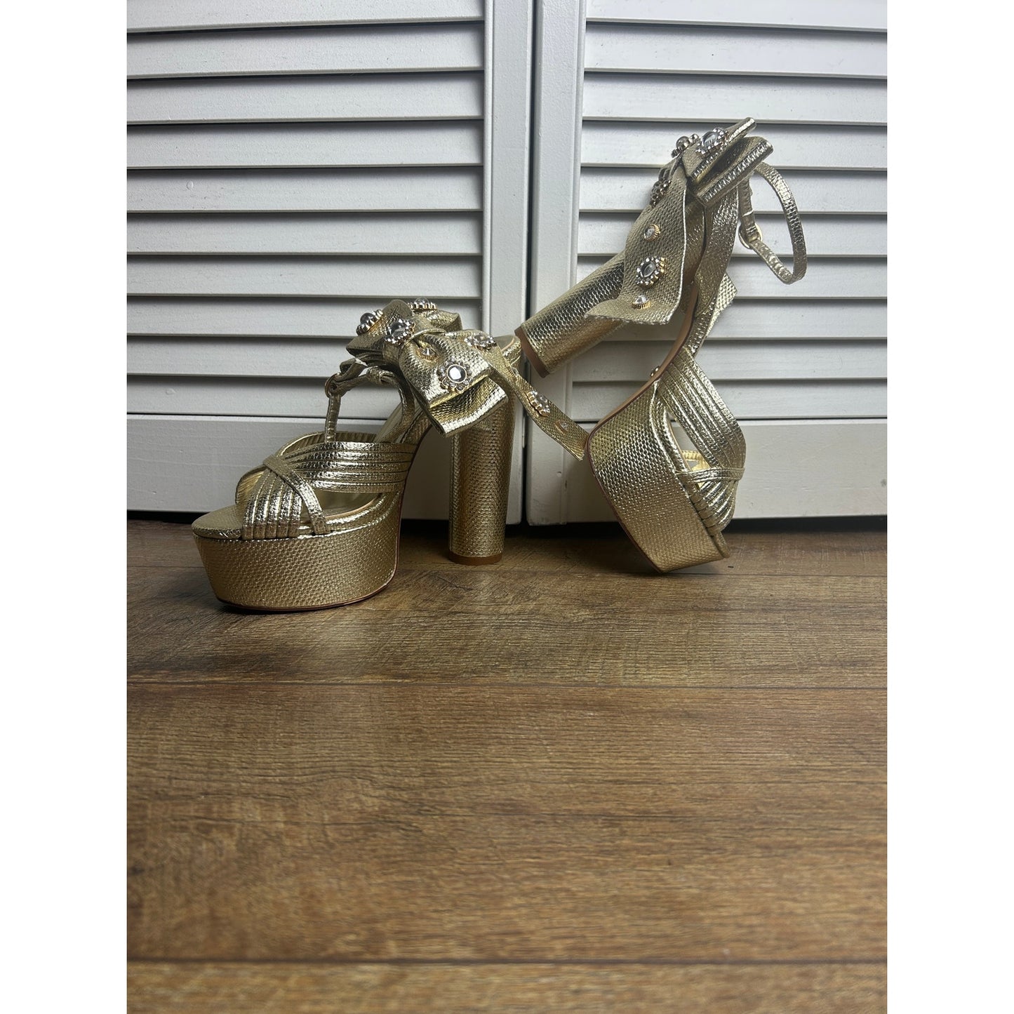 azalea wang gold mcbling circle heel platform peep toe sandal size 8