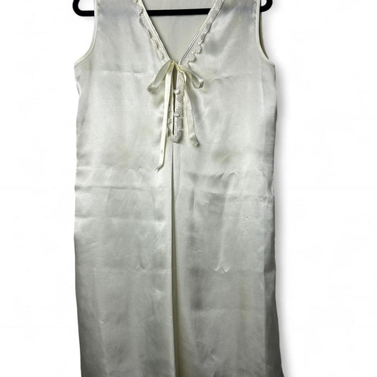Cream silk nightgown withlace trin and satin bow