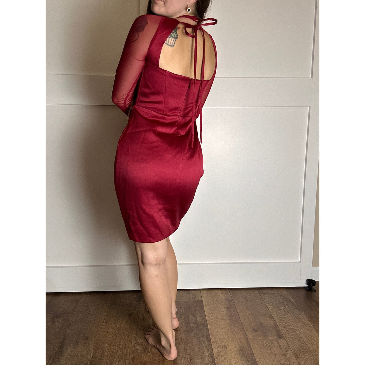 Miss circle red formal dress knee length sweetheart neckline crisscross mesh detail size small