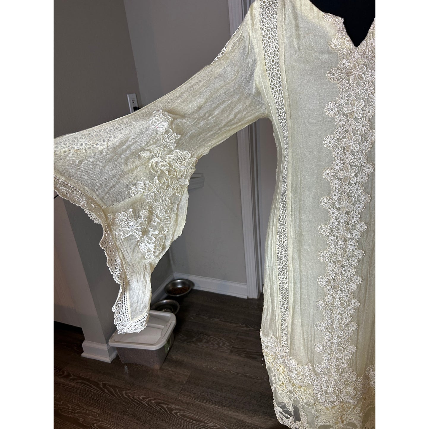 ✨ 1970s Angel Sleeve Boho Goddess Wedding Dress — Beading & Daisy Details