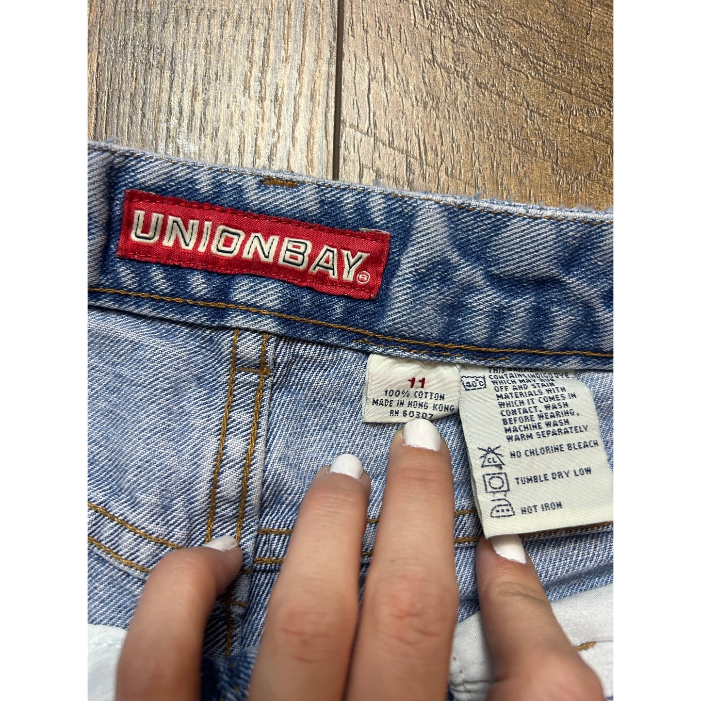 union bay rainbow strip light wash jorts 30in high waist 3in inseam