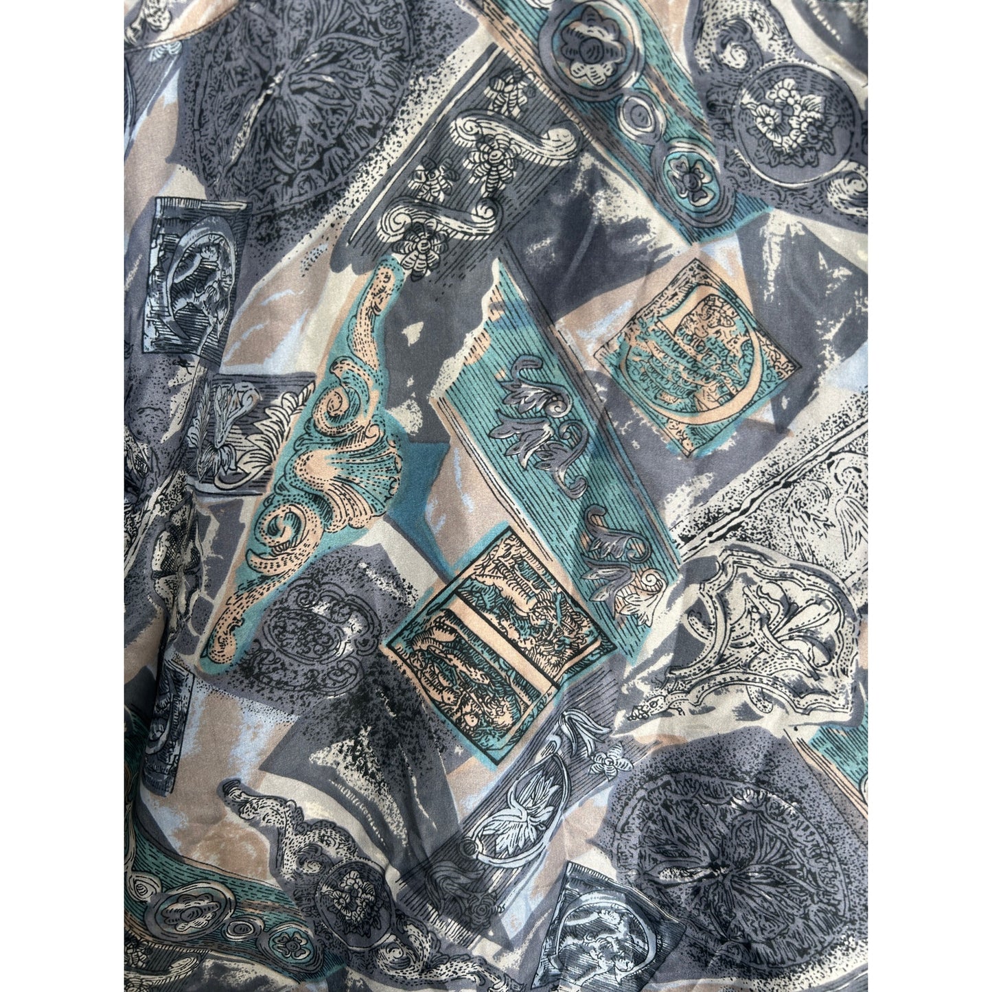 Barocke Versace-inspirierte 90er-Jahre Seidenbluse mit Knopfleiste Christie & Jill Größe S