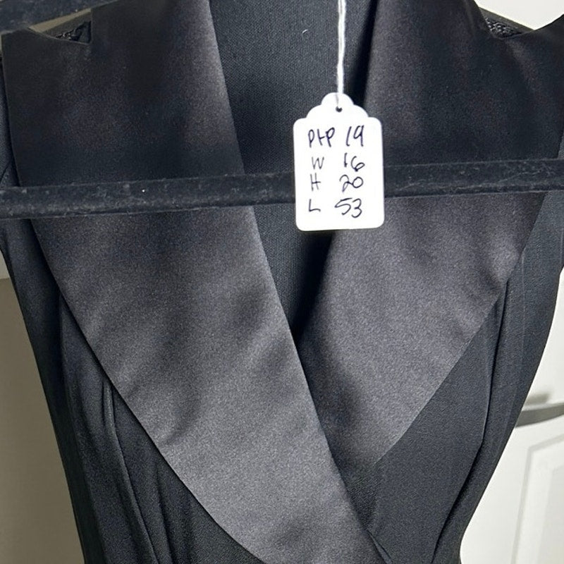 Dave & Johnny Schwarzes Smoking-Maxikleid mit Seitenschlitz, Abendkleid, Met Gala inspiriert