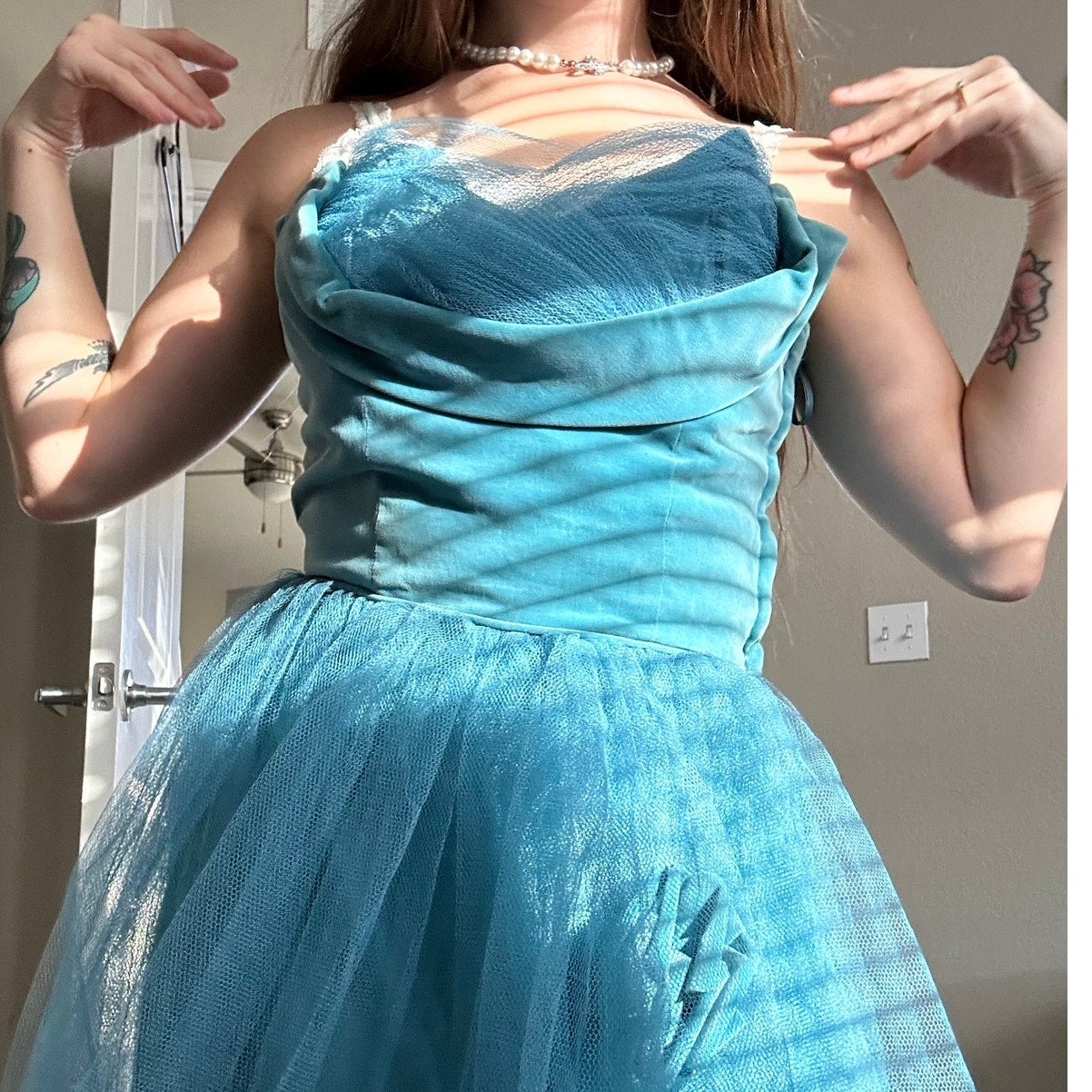 Robe de bal d'archives en velours corseté et tulle avec fermeture éclair Walder