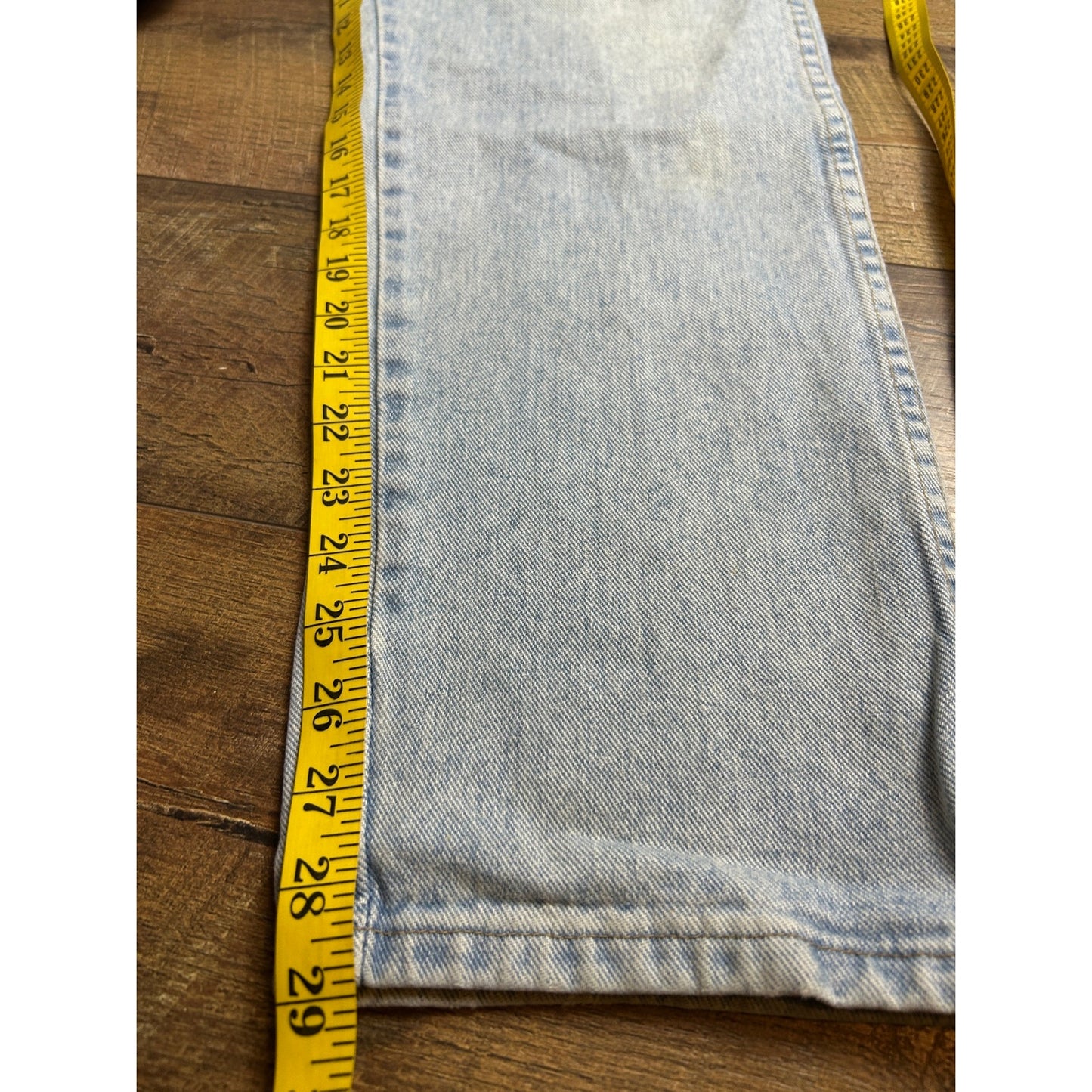 Vintage Wrangler Light Wash Straight Leg Jeans | Classic Western Denim 32x29