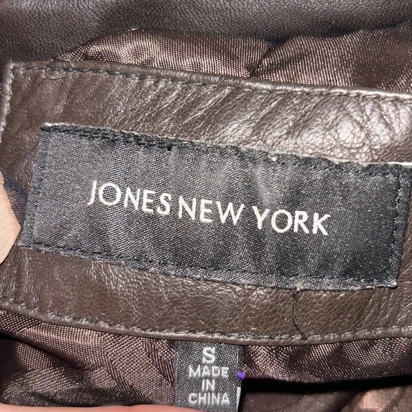 Y2K Indie Sleaze Jones New York Braune Lederjacke Plissiert Reißverschluss Grunge