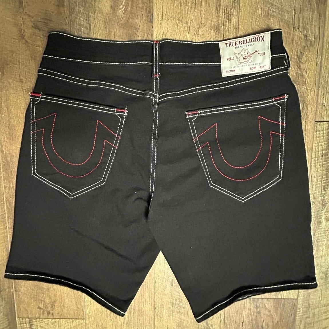 True religion jorts black and red size 34x10