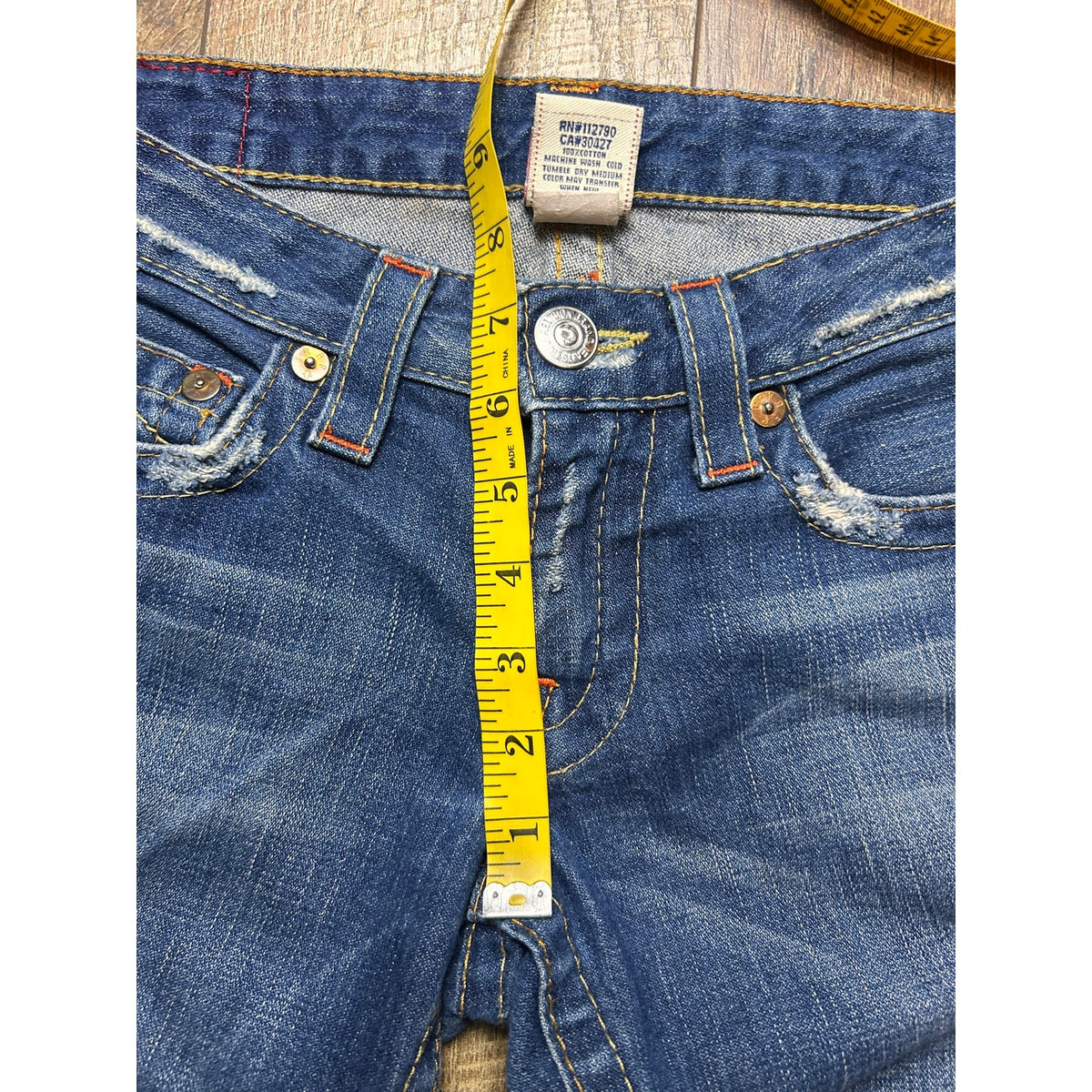 True Religion Becky Cut Distressed Jeans Size 28/29 Y2K Denim 601105 04-500