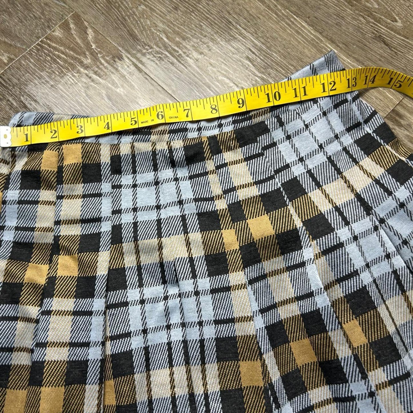 Altered state white and yellow pleated mini