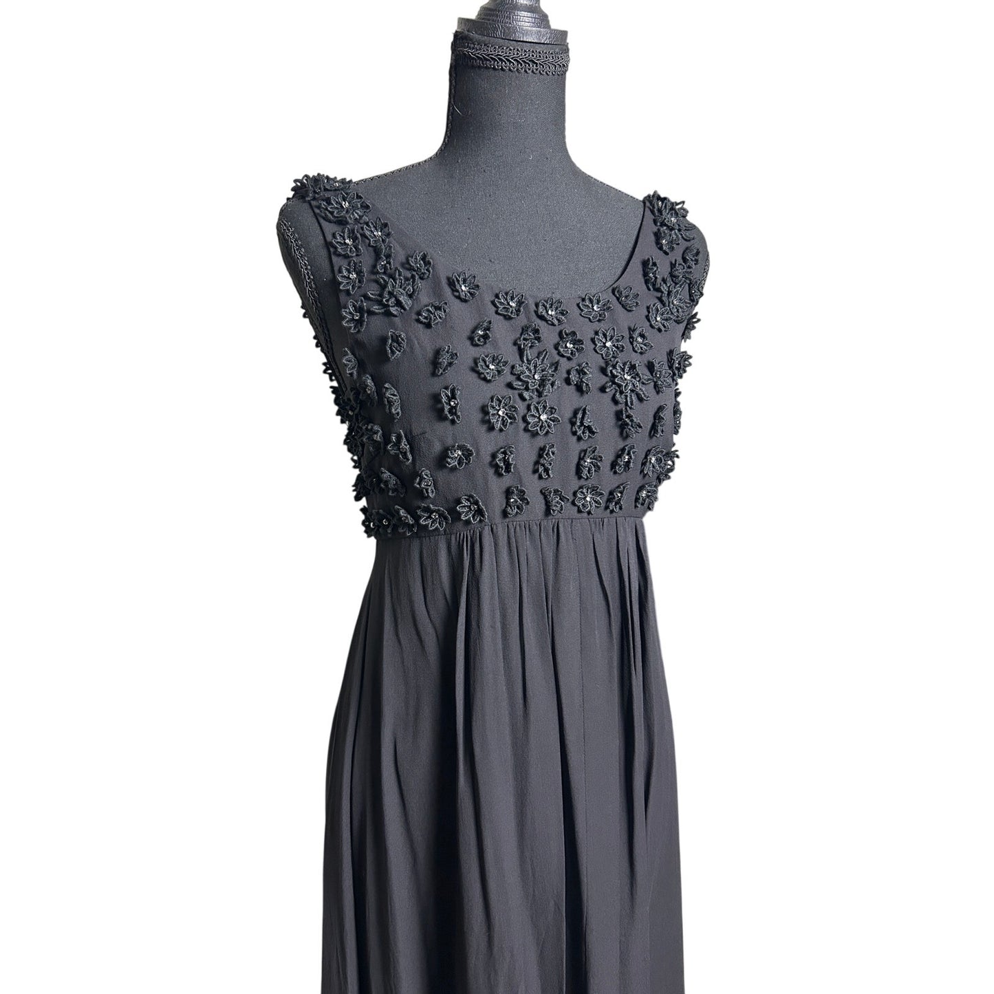 ✨ Robe longue babydoll Betsey Johnson en soie noire perlée et à sequins