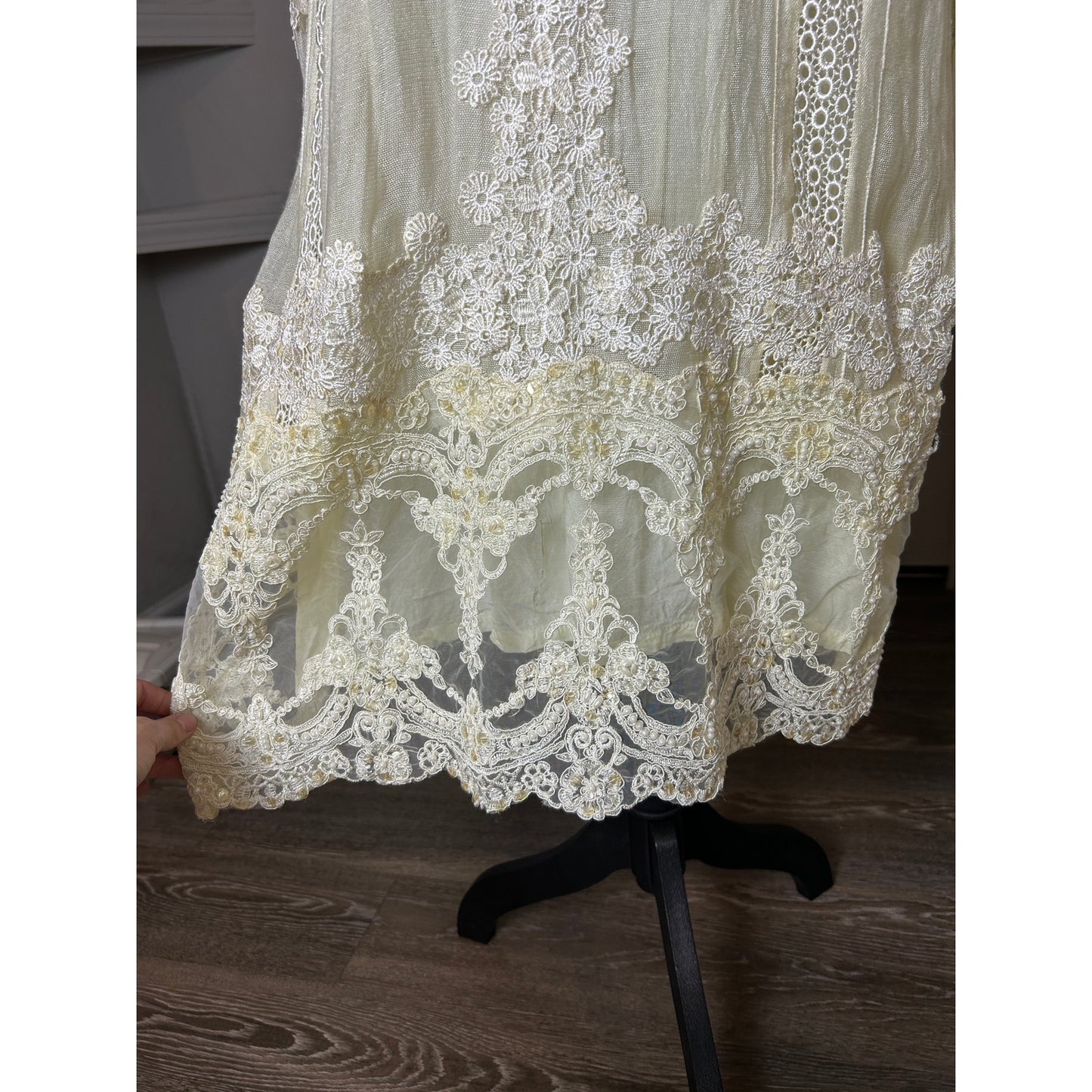 ✨ 1970s Angel Sleeve Boho Goddess Wedding Dress — Beading & Daisy Details