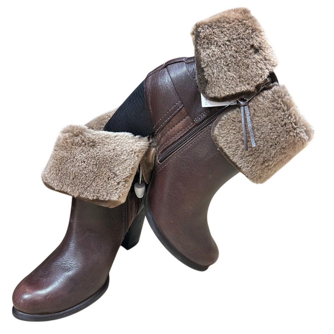 ugg Jayne Stiefeletten aus Shearling mit Krempe, Absatz, Größe 8