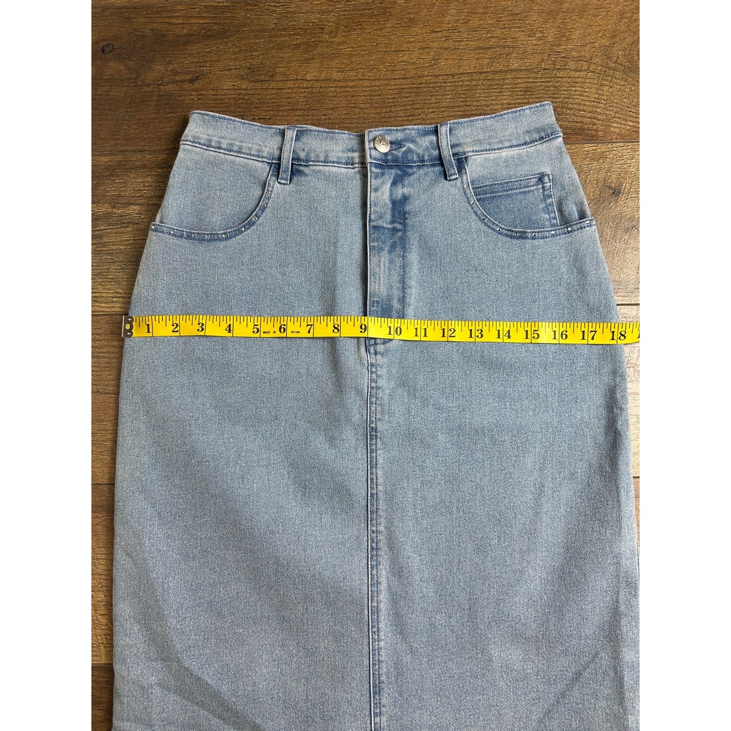 Lafenier denim skirt size 28 w
