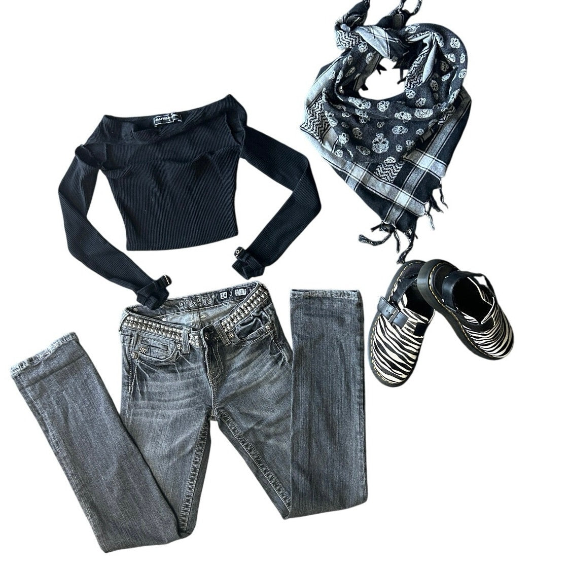✨ Studded Miss Me straight Jeans — Gray Wash (Youth 14)