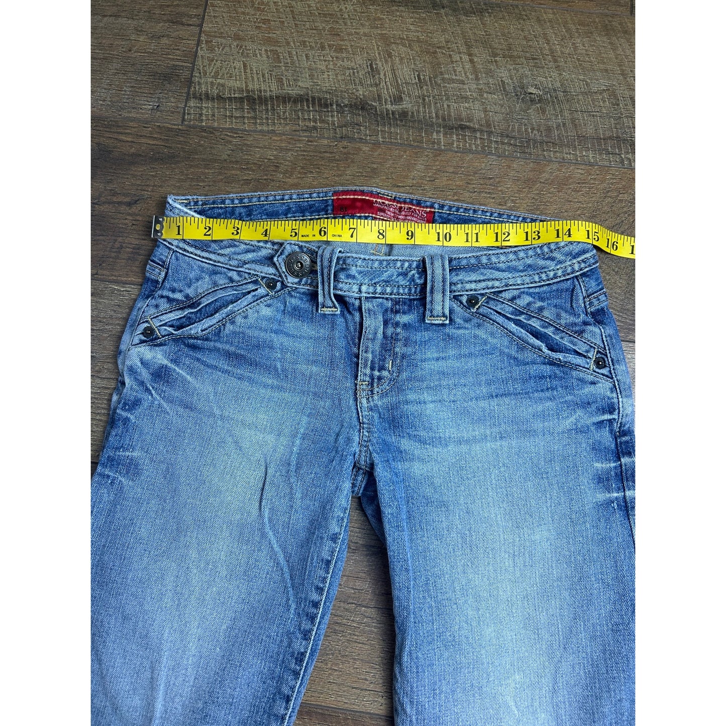 Y2K Guess Low-Rise-Bermuda-Shorts in heller Waschung