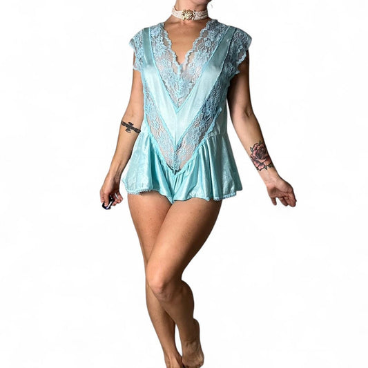 Alana gale baby blue vintage