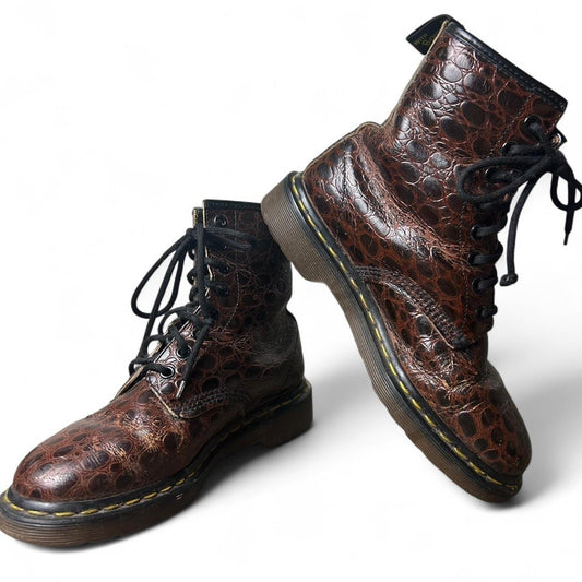 Vintage made in england Dr martens size 7 brown aligator combat boots
