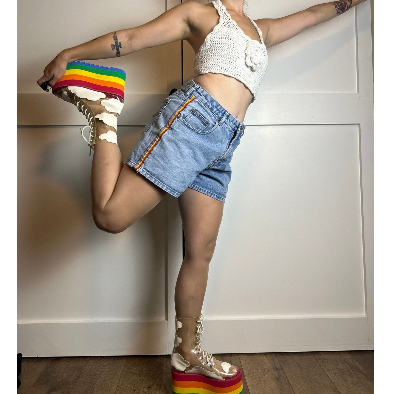 union bay rainbow strip light wash jorts 30in high waist 3in inseam