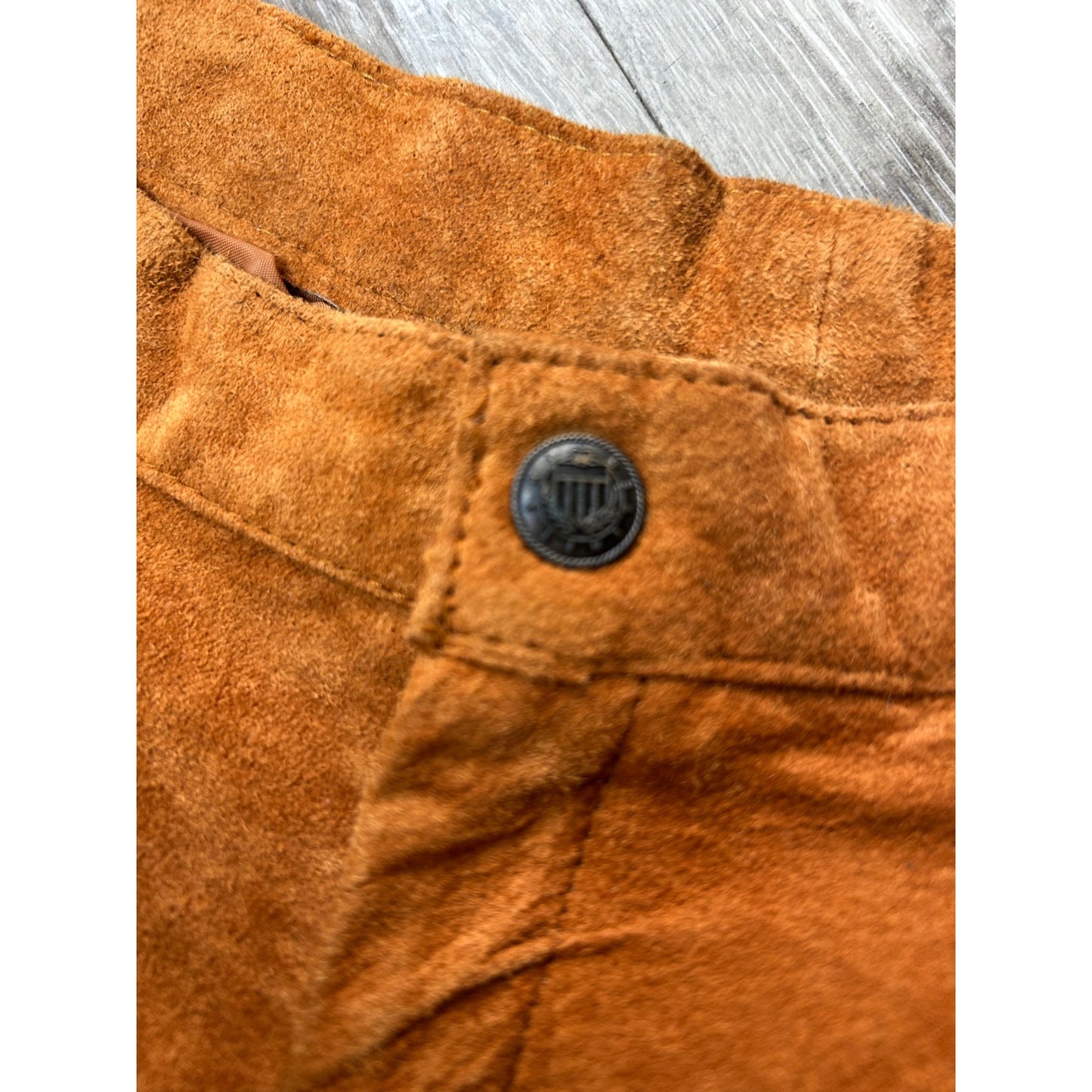 The limited seude highwaisted shorts size 8