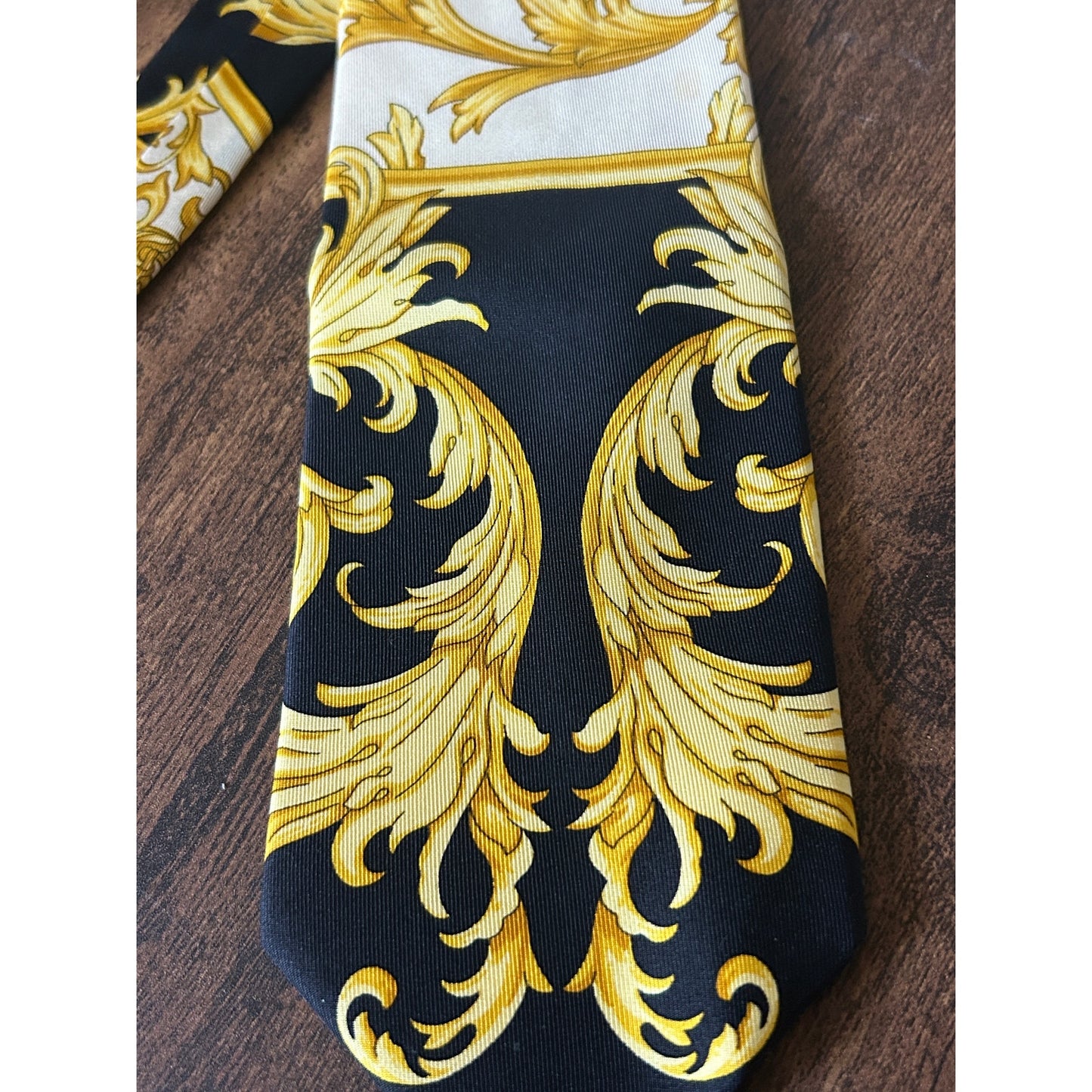 🖤💛 Vintage Couture Seidenkrawatte Barock – Ära 1992/93 – Schwarz-Gold-Print