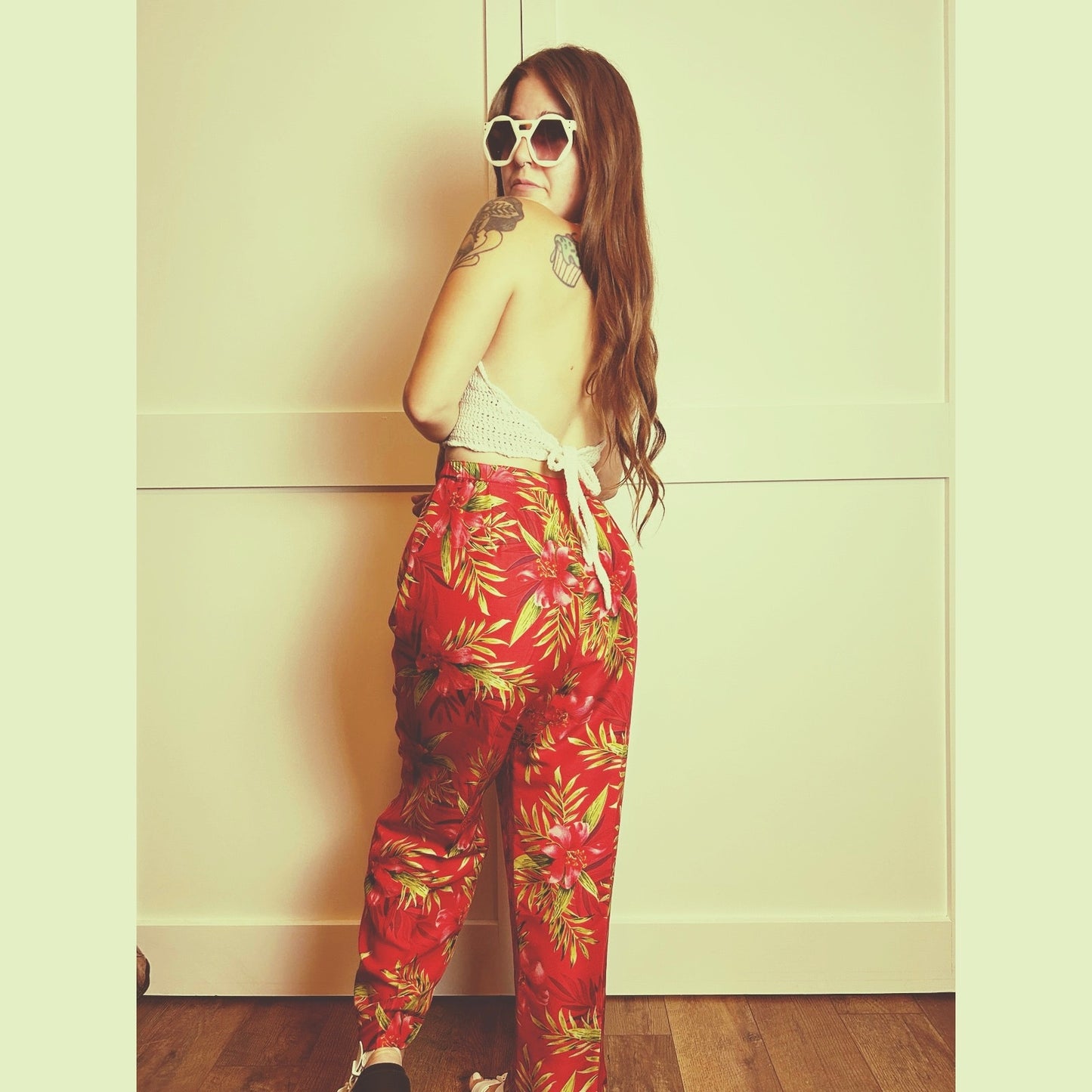 Silk Land Tropical Pinup Girl Pedal Pushers – 100% Silk Capri Pants Retro Pinup
