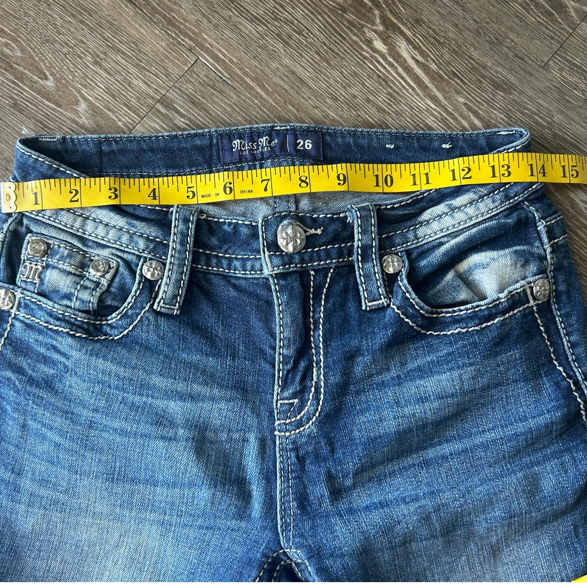 Miss Me Western Skull Horseshoe Bootcut Jeans Größe 26 Y2K Outlaw Glam