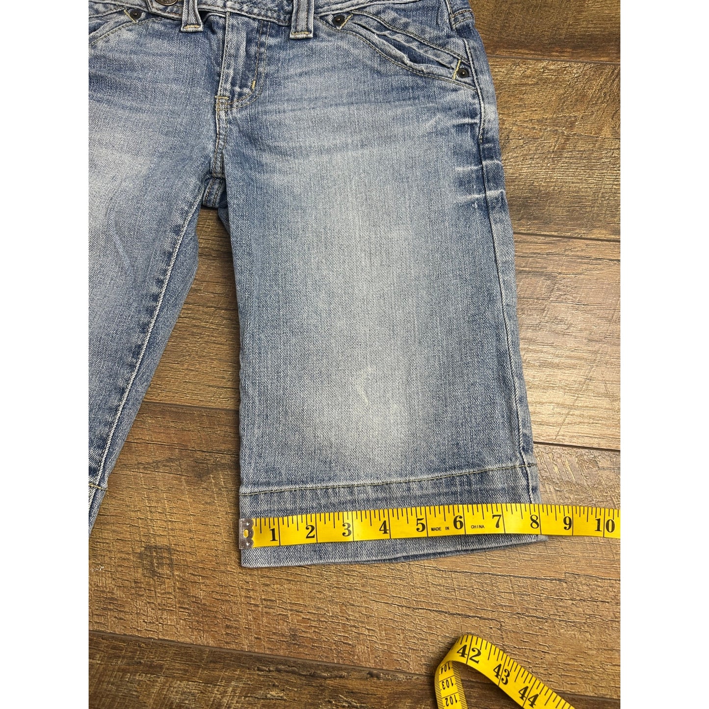 Y2K Guess Low-Rise-Bermuda-Shorts in heller Waschung