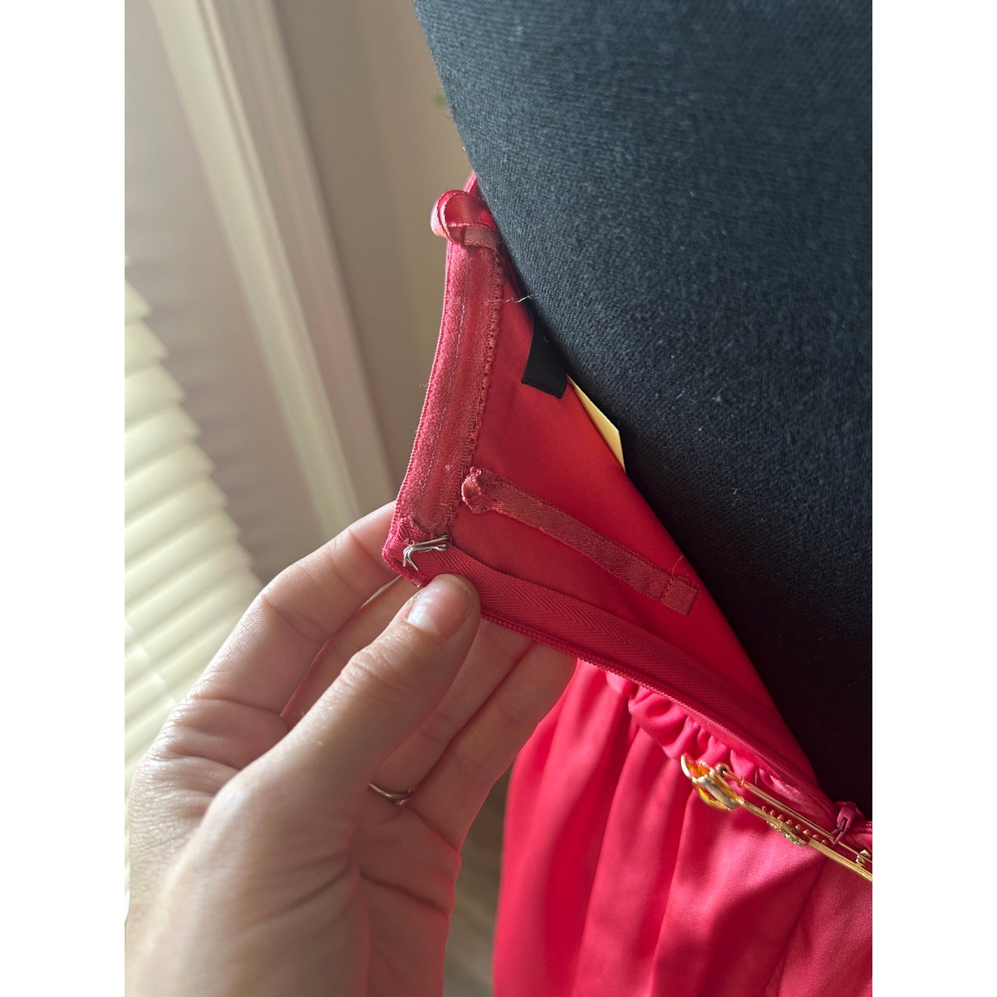 BCBG Max Azria Babydoll Kleid ärmelloses Satin-Minikleid Bridgerton Vibes
