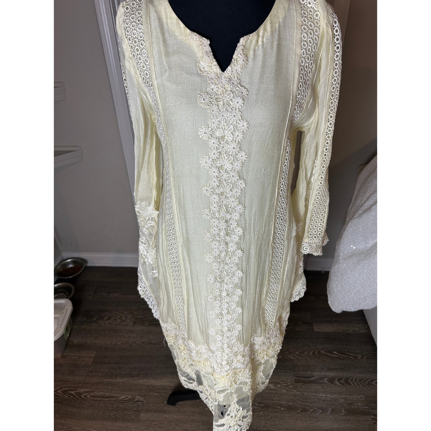 ✨ 1970s Angel Sleeve Boho Goddess Wedding Dress — Beading & Daisy Details