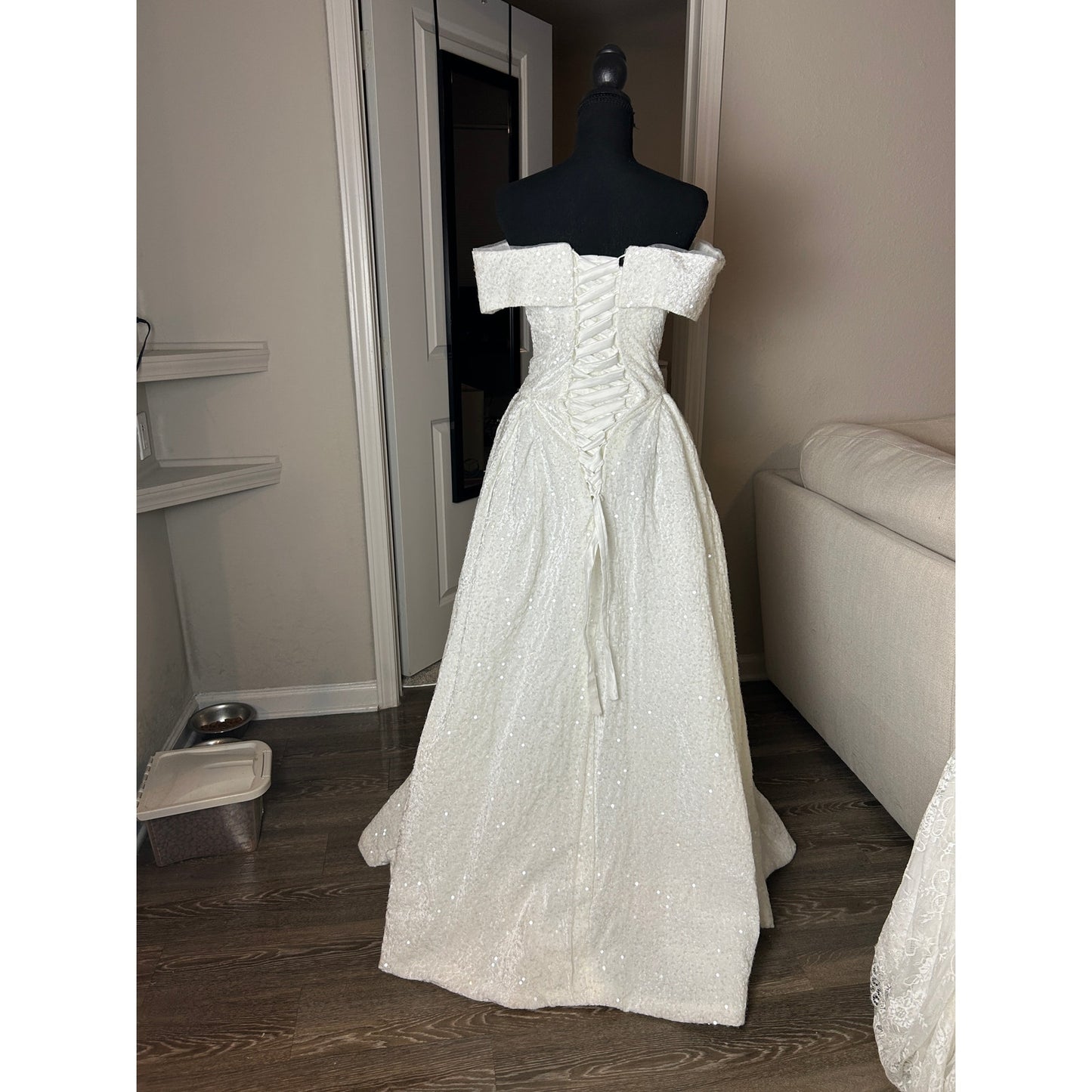 🤍 Carmen-Samtbrautkleid – Korsett-Rücken – Twilight-inspiriert – XS/S
