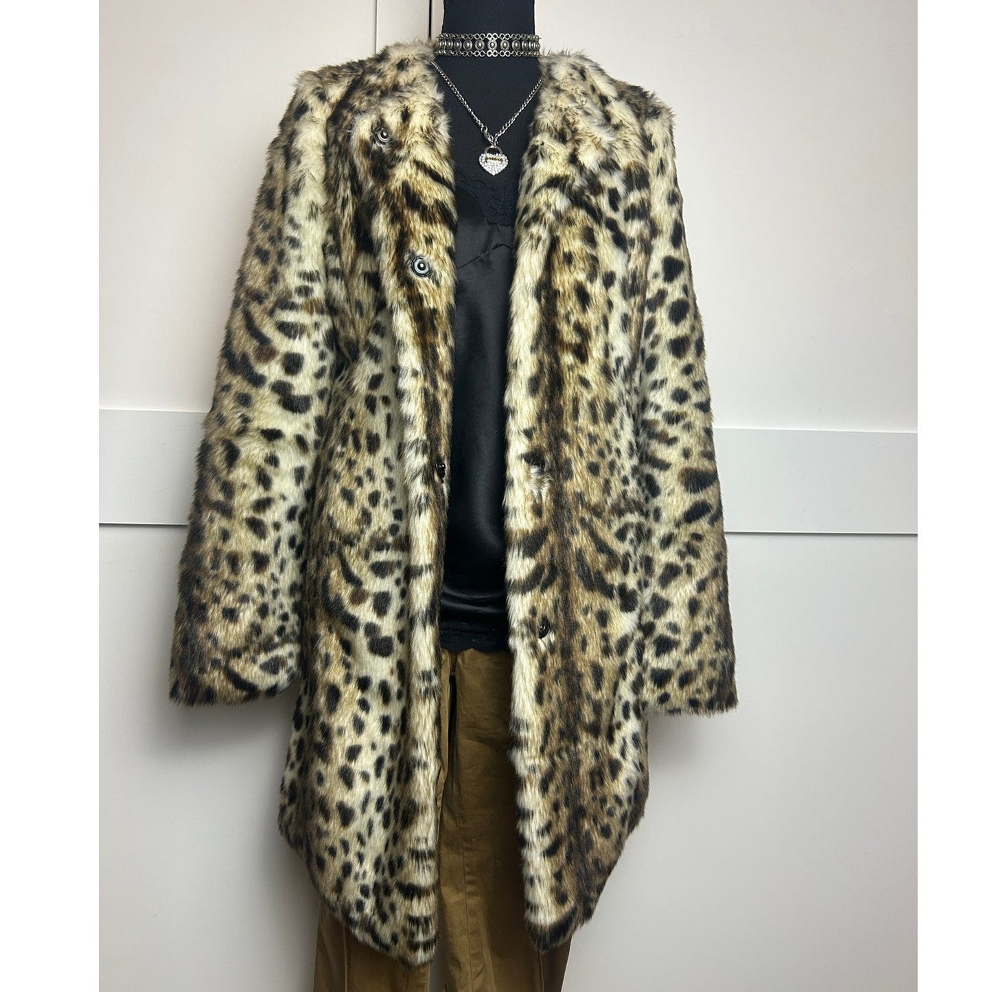 12 by On Twelfth Mantel aus langem Kunstpelz mit Gepardenmuster, Mob Wife Y2K Glam
