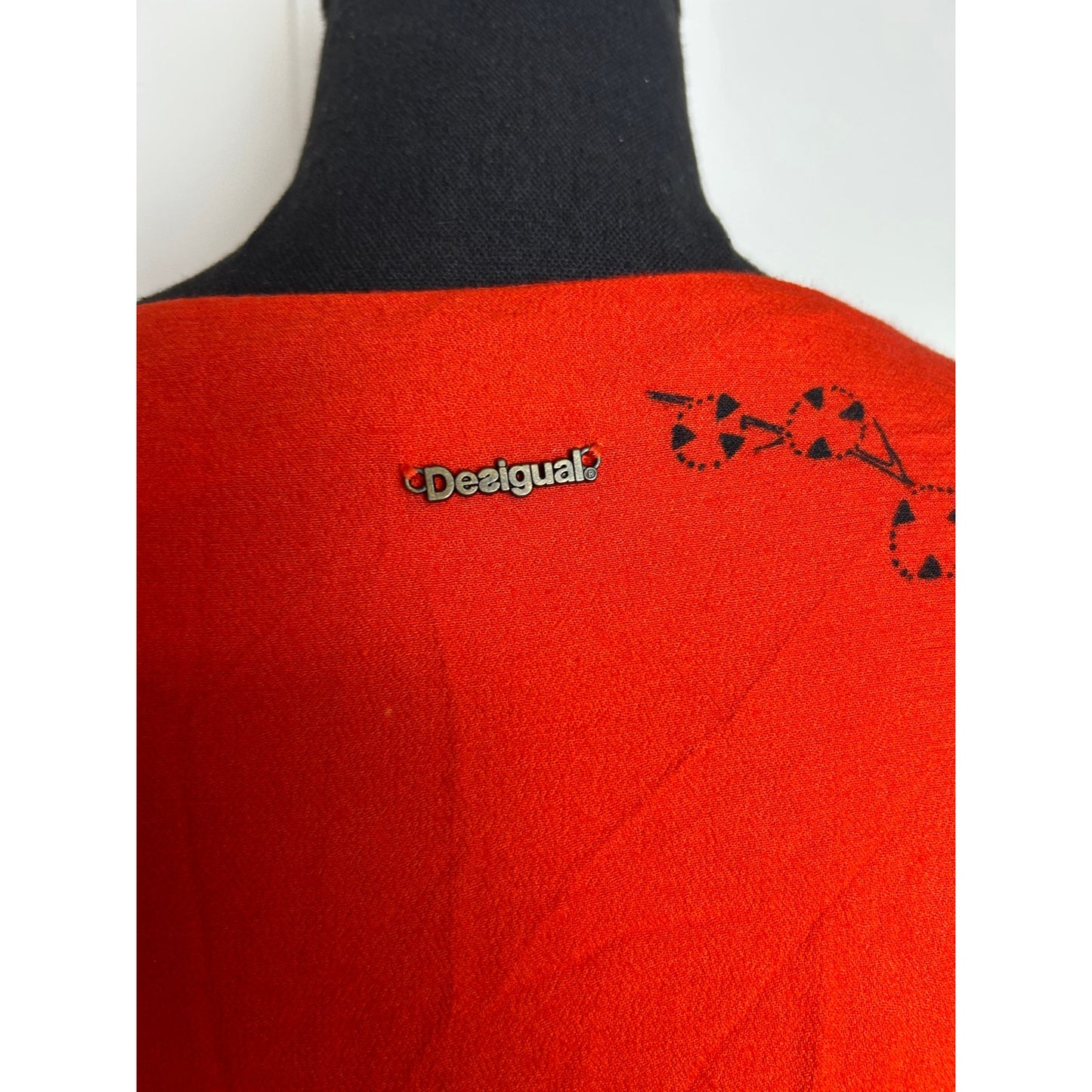 Robe Desigual Koda Taille 44 Imprimé Pégase Brodée Motifs Vifs Créateur Européen