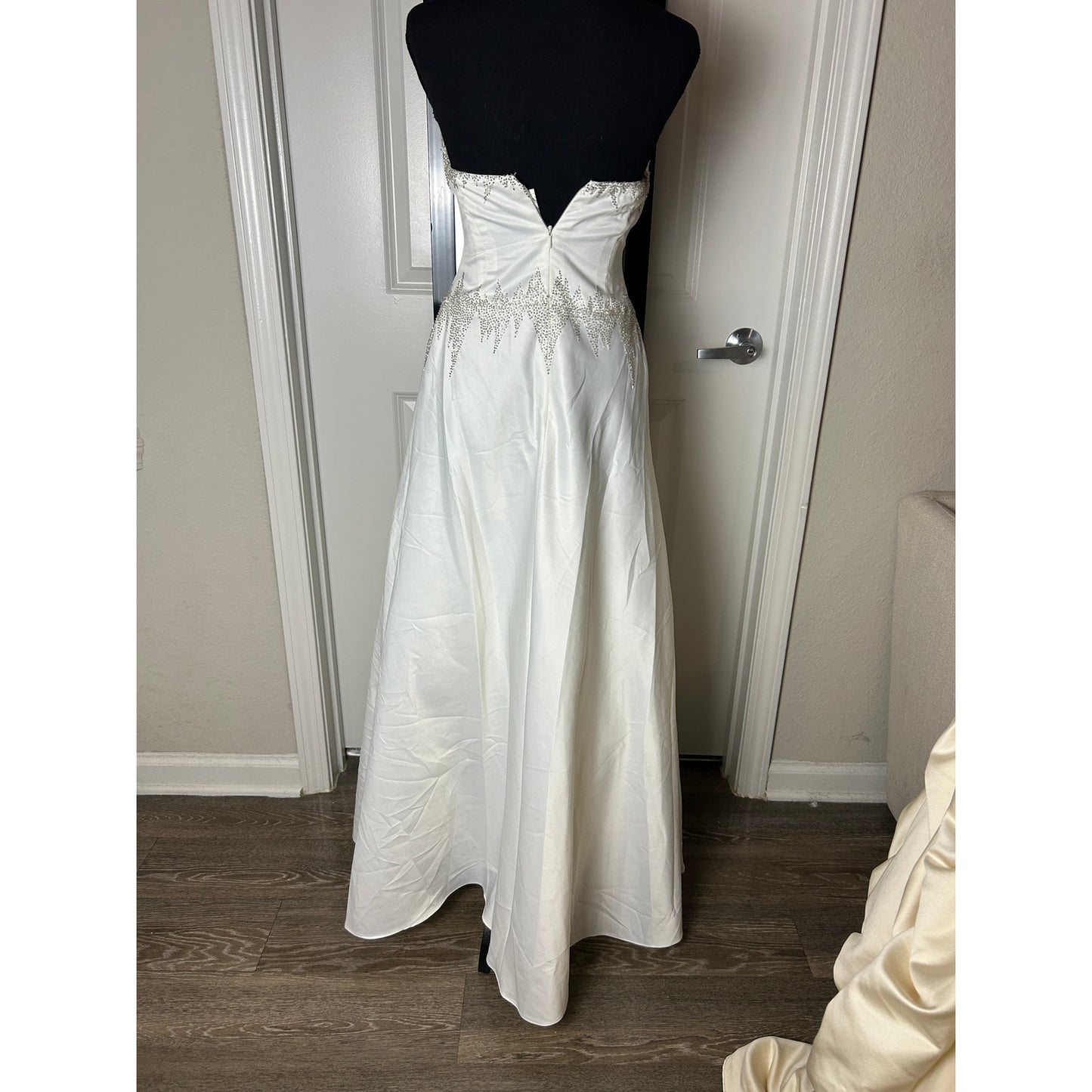 Robe trapèze dos nu minimaliste perlée XS/S