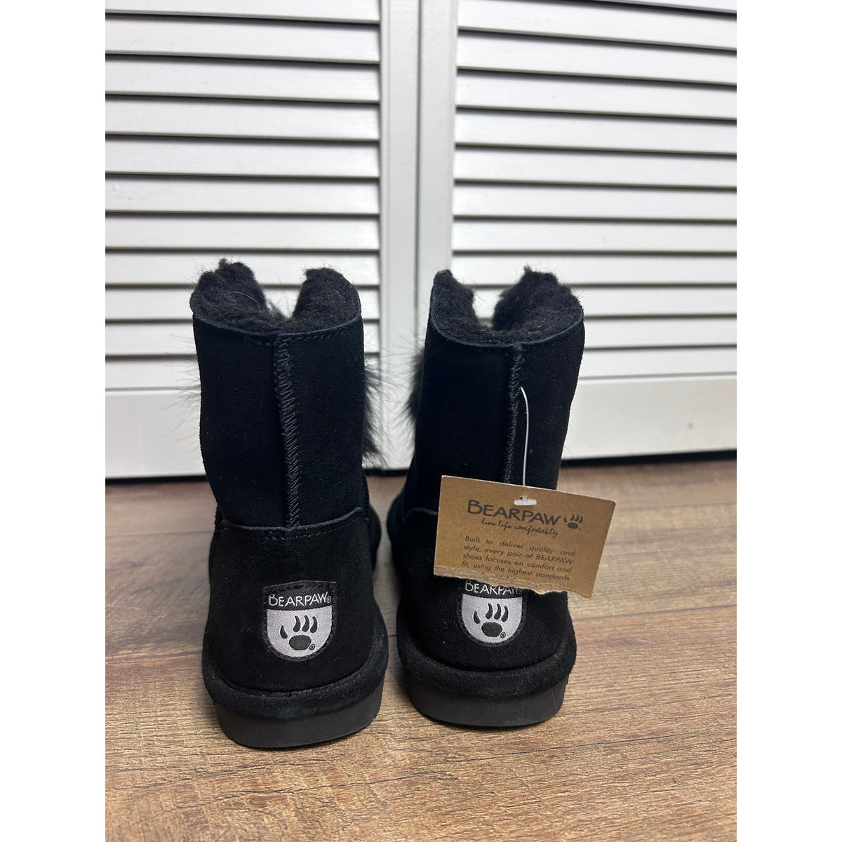 BEARPAW Libby 2283W Fuzzy Suede Pom Pom Boots NWT Women's 8 / UK 6