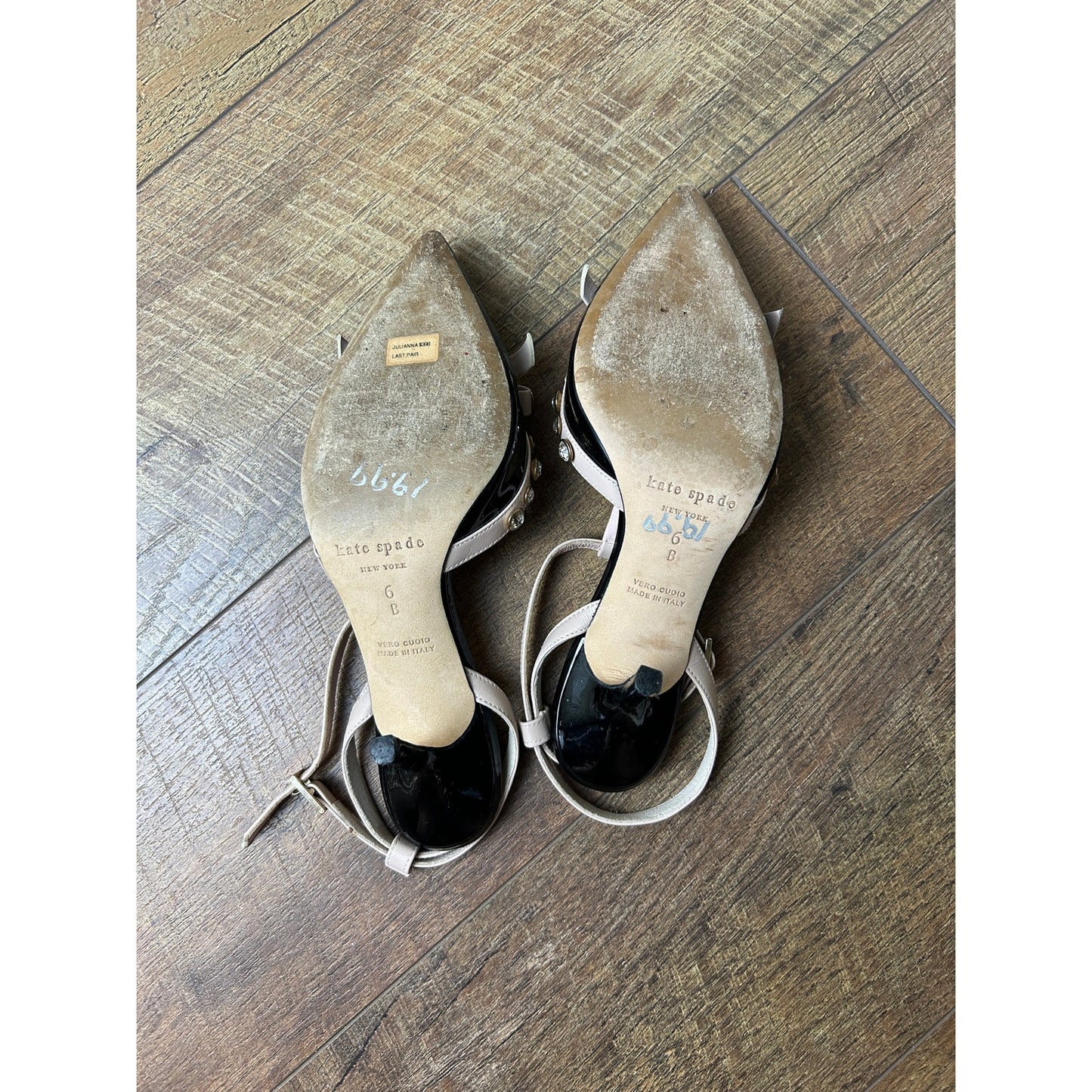 escarpins à petits talons en Y2K gothique glamour Kate Spade Juliana ornés de strass et d'un nœud, bouts pointus, style coquette sombrement féminin, taille 36