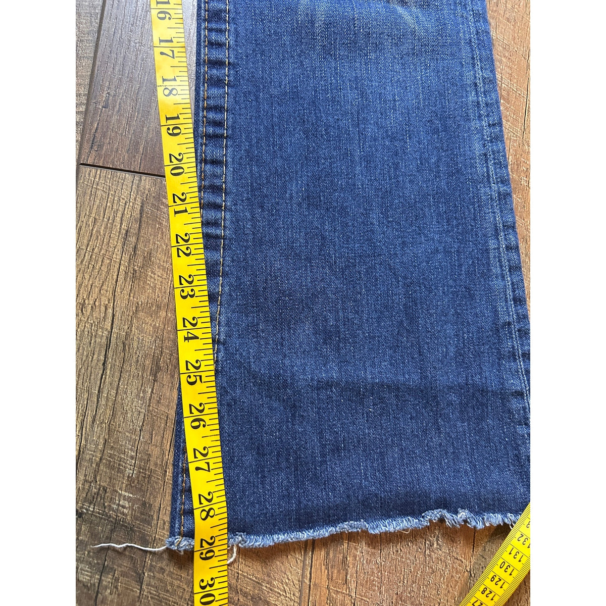 True Religion Becky Cut Distressed Jeans Size 28/29 Y2K Denim 601105 04-500