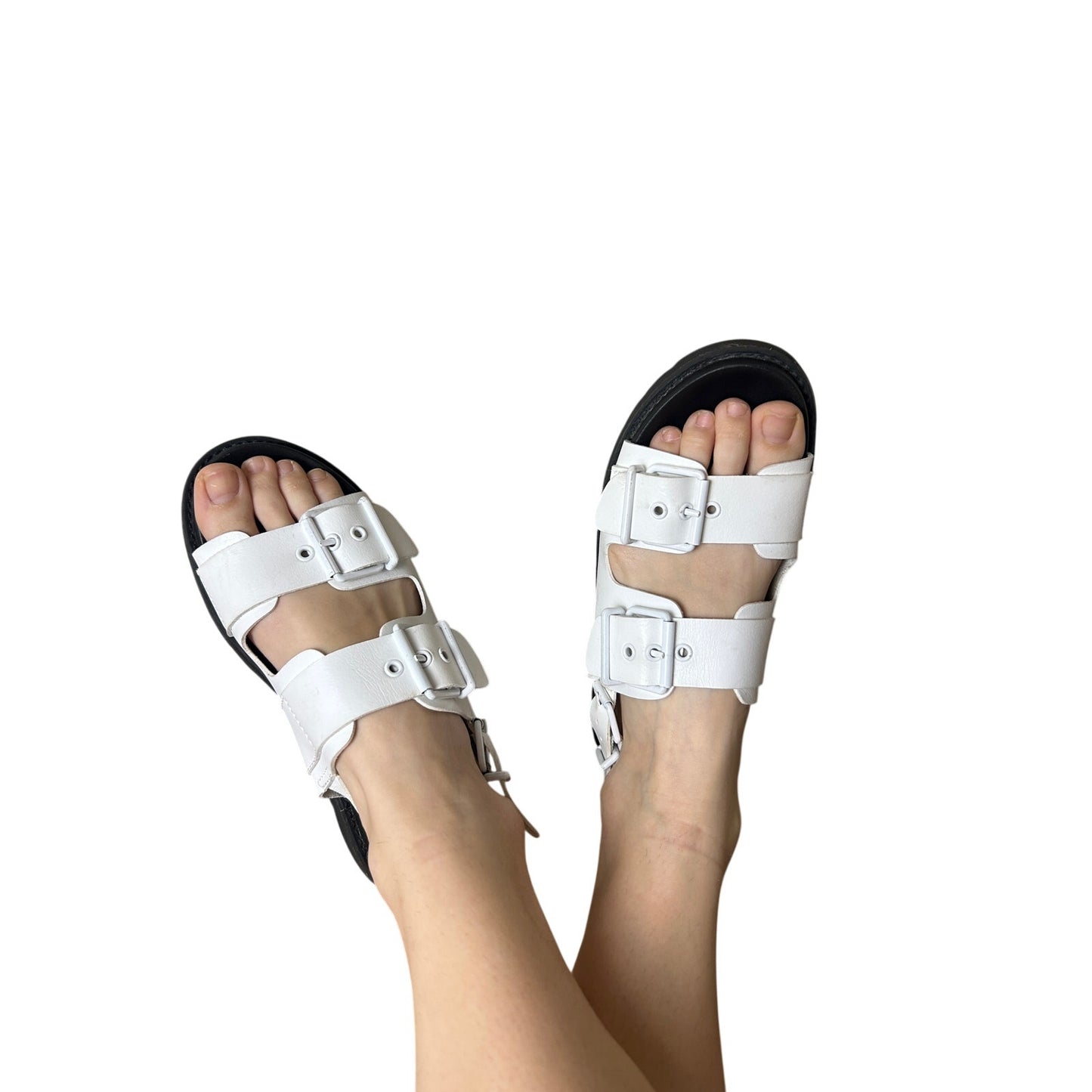 Steve Madden weiße und schwarze Plateau-Pantoletten, Größe 36