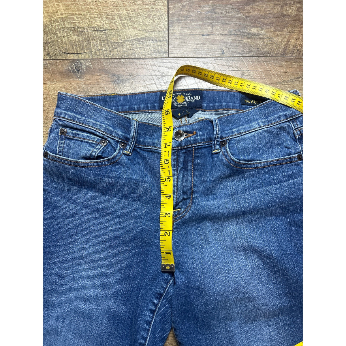 Y2K Lucky Brand Sweet N Crop Capri Jeans Leather Tag Back Flap Pockets 4/27